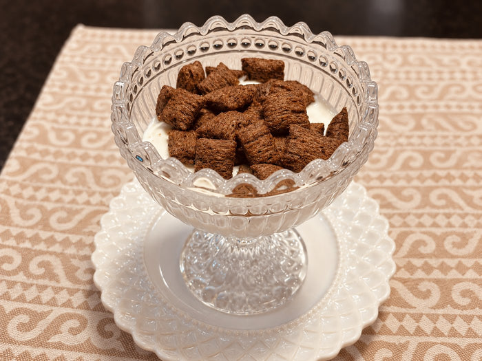 Taça de iogurte com Snack de cacau recheado de baunilha Zero