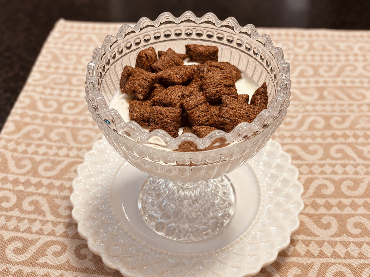 Taça de iogurte com Snack de cacau recheado de baunilha Zero